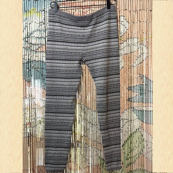 Mossimo Supply Co. Fair Isle Style Sweater Leggings, Grey Geometric, XL - Picture 6 of 10